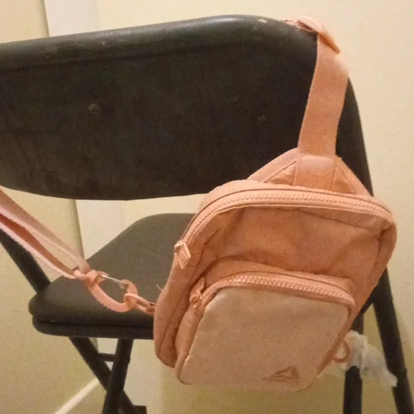 Mini Reebok backpack/shoulder pack - Picture 3 of 3